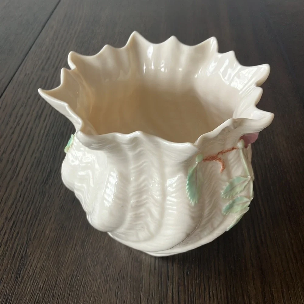 Vintage Belleek Ireland Porcelain Rose Vase 7th Mark 1980s vase 4 1/4”x 5 1/4”